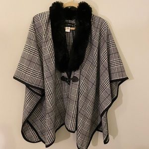 Black & White houndstooth cape